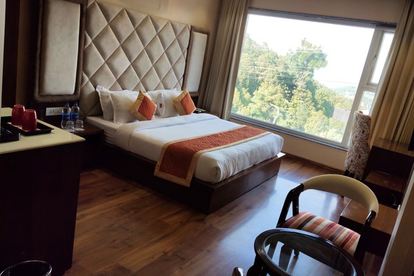 Premier Double Room | Minibar, in-room safe, iron/ironing board, rollaway beds (surcharge)