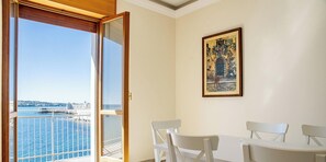Dining - Ortigia Seafront Apartment by Wonderful Italy (Siracusa)