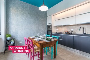Fridge, microwave, oven, dishwasher - Casa Ester in San Salvario by Wonderful Italy (Torino)