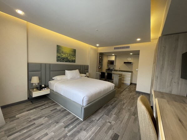 1 bedroom, WiFi - Standard Studio - 5 min away from Airport (Sheraton Al Matar)