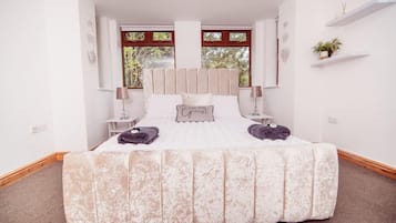 House | 6 bilik tidur, seterika/papan seterika, Wi-fi percuma, cadar katil