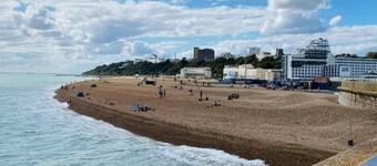 Threeways Retreat With Heated Swimming Pool