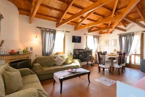 تلفزيون بشاشة مسطحة