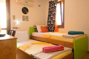 2 عدّة غرف نوم ومكتب ومكواة/لوح كي وواي فاي