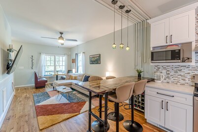 Chic Downtown Bungalow | Walk to Restaurants