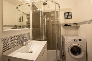 Shower - Becs Beach 500m away - Apartment for 4 (Saint-Hilaire-de-Riez)
