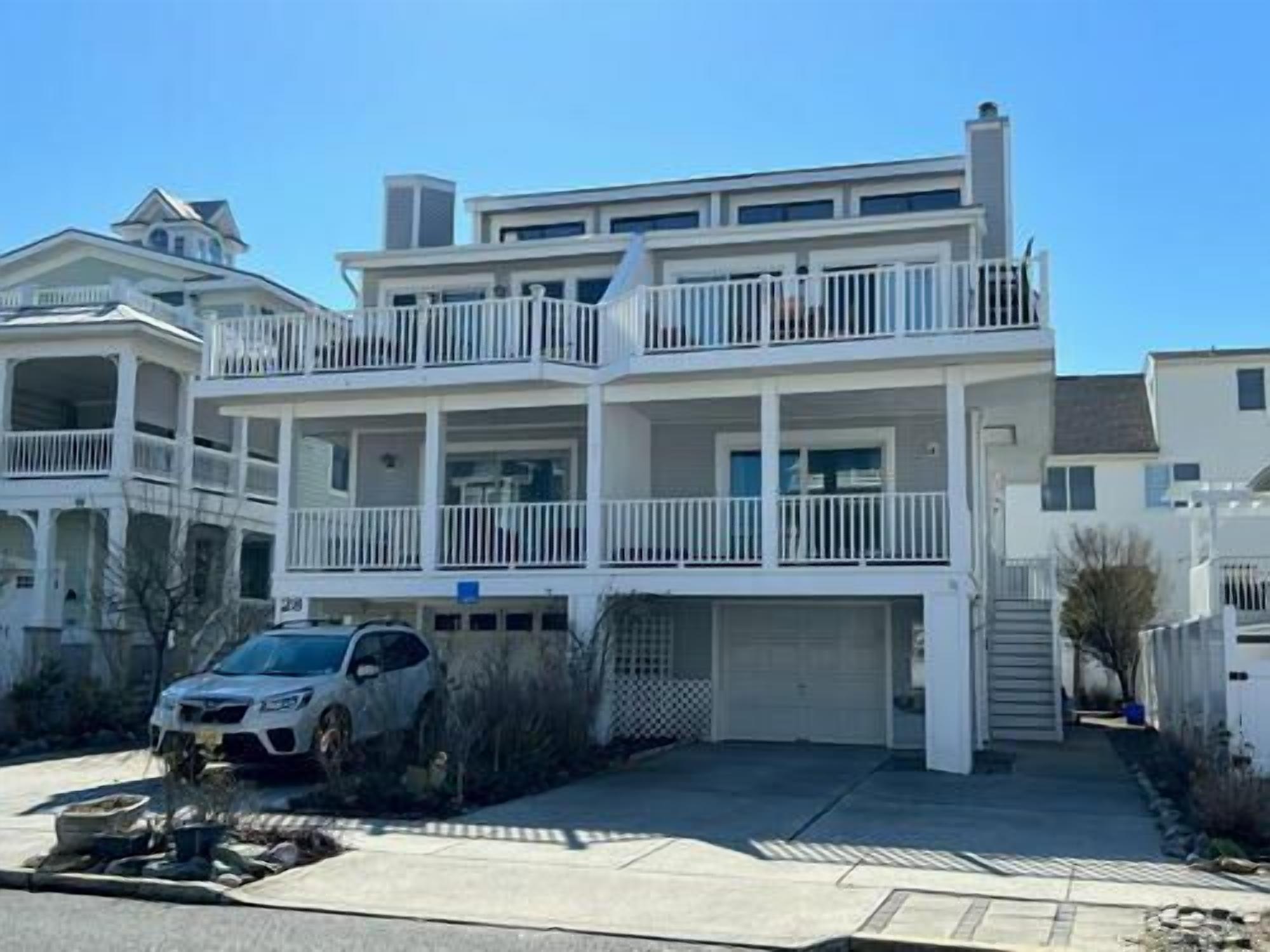 BEACH BLOCK TOWNHOUSE WITH OCEAN AND SUNRISE VIEWS in a Superb Location