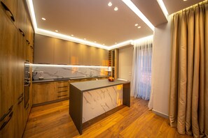 Luxury Villa, 2 Bedrooms | Private kitchen | Full-sized fridge, microwave, oven, stovetop - Villa Antonia (Farkë)