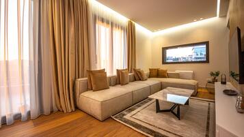 Luxury Villa, 2 Bedrooms | Living area | 42-inch Smart TV with satellite channels, TV