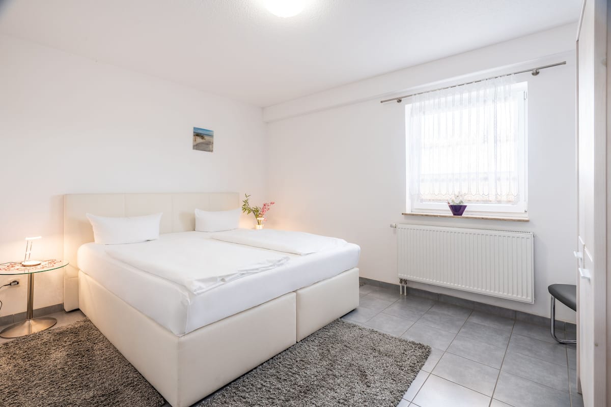 2 bedrooms, hypo-allergenic bedding, free WiFi, bed sheets