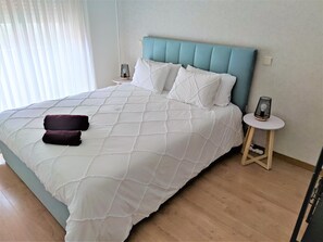 3 Schlafzimmer, Schreibtisch, Bügeleisen/Bügelbrett, kostenloses WLAN