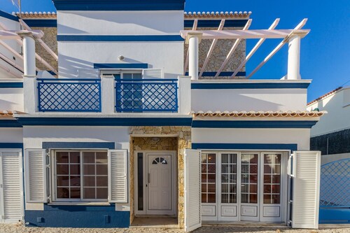 3 bedroom villa in condominium with swimming pool by AlgarveManta (12V3)