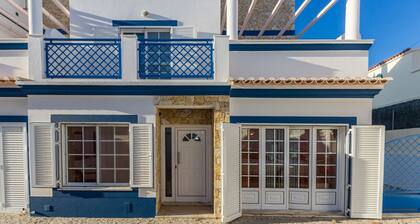 3 bedroom villa in condominium with swimming pool by AlgarveManta (12V3)