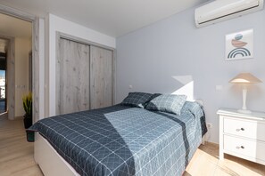 3 makuuhuonetta, silitysrauta/-lauta, ilmainen Wi-Fi, vuodevaatteet