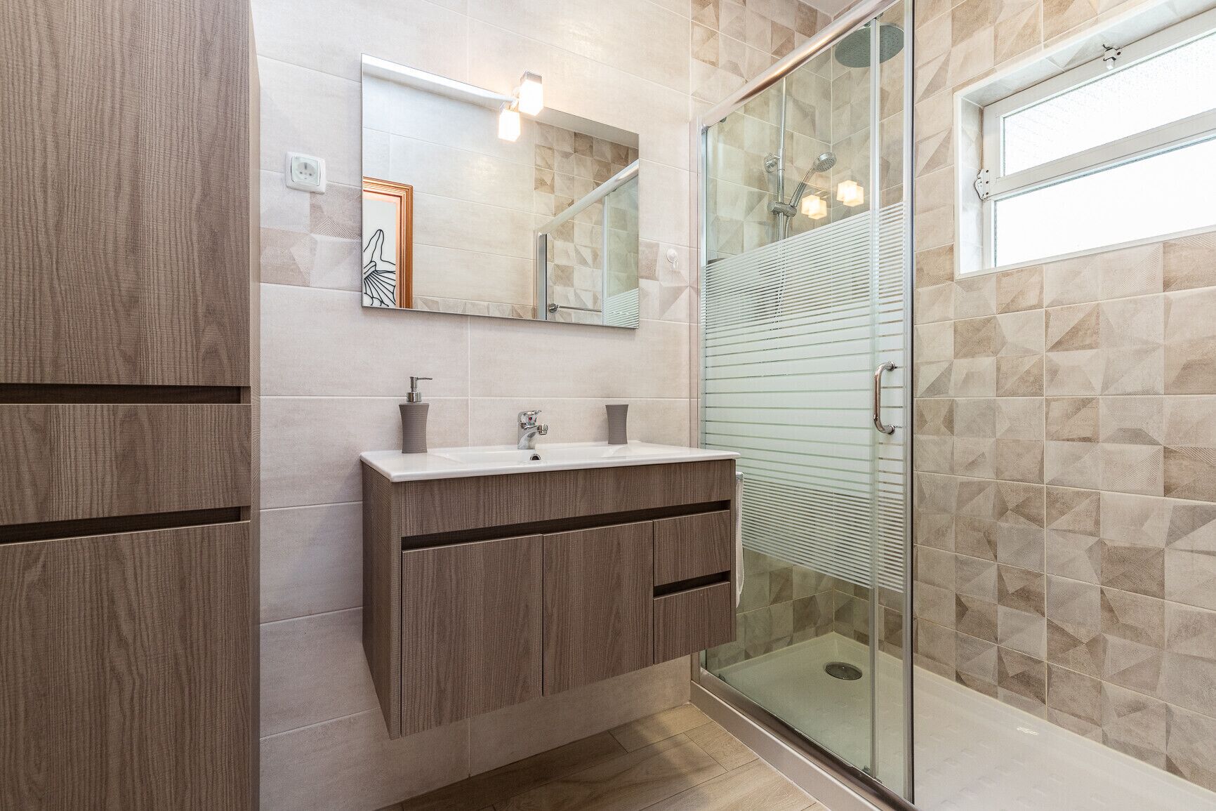 Douche, serviettes fournies