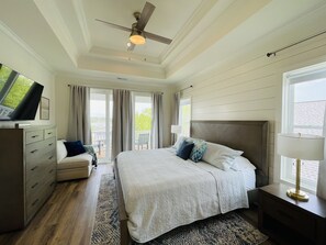 6 habitaciones, tabla de planchar con plancha y cuna de viaje