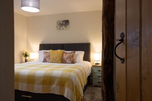 6 habitaciones, escritorio y tabla de planchar con plancha 