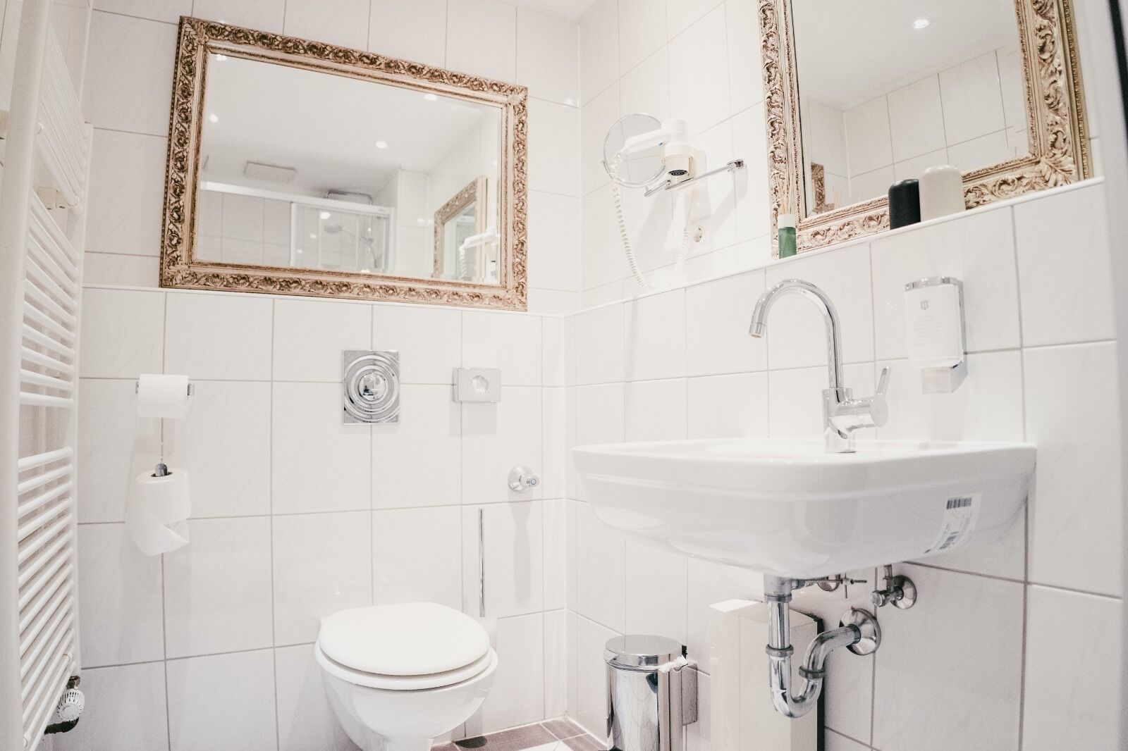 Classic Single Room | Bathroom | Towels