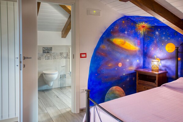 1 bedroom, desk, WiFi, bed sheets