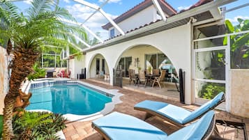 Et oppvarmet basseng