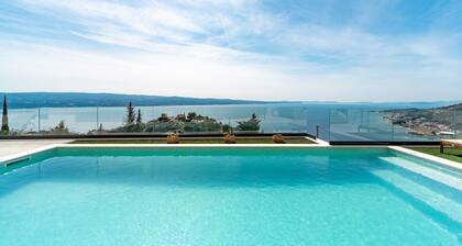 New! Villa BAMM with heated 36sqm pool, 5 en-suite bedrooms, and panoramic sea views