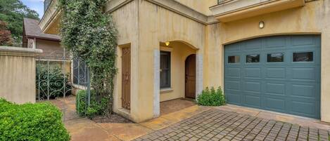 House, 3 Bedrooms | Exterior