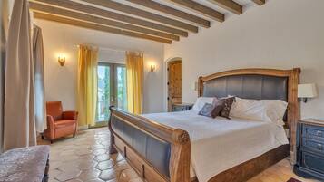 Casa, 3 habitaciones | 3 habitaciones, escritorio y espacio para trabajar con laptop