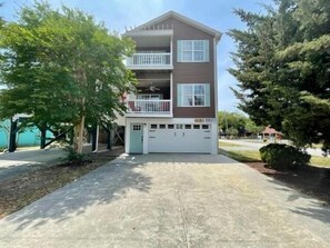 House, 4 Bedrooms | Exterior