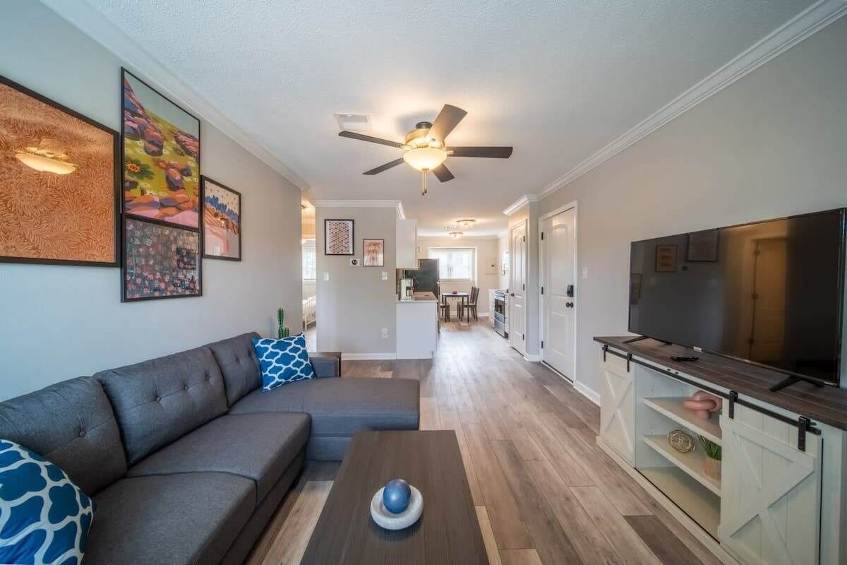 OV Mosaic - Canal Suite