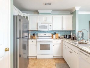 Fridge, microwave, oven, stovetop - Dolphin Watch 4 | Breathtaking Ocean Views (Tybee Island)