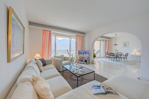 Familienapartment, Mehrere Schlafzimmer, 2 Bäder, Bergseite (Casa monti belvedere) | Innenbereich