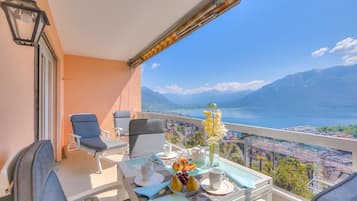 Family Apartment, Multiple Bedrooms, 2 Bathrooms, Mountainside (Casa monti belvedere) | Outdoor dining