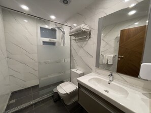 Dusche, Whirlpool, Handtücher