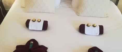 3 dormitorios, tabla de planchar con plancha, cuna de viaje y wifi