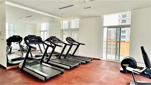 Gym - Brand new Studio With Balcony in Business Bay (Dubai)
