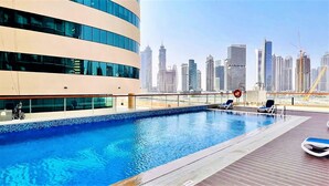 Outdoor pool - Brand new Studio With Balcony in Business Bay (Dubai)