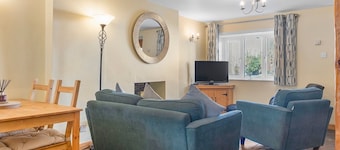 Beautiful 3 Bed Cottage in the Heart of Flookburgh - Pass the Keys