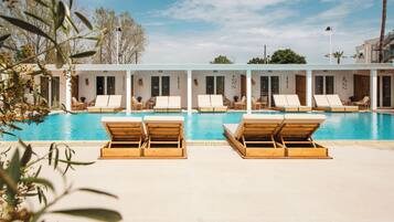 Caja de seguridad en la habitación, wifi gratis y ropa de cama