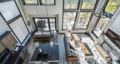 Amazing Views from Window Filled Modern Cabin near Terry Peak w/ Hot Tub!