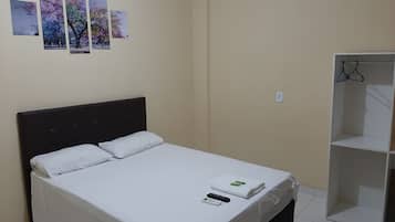 Habitación estándar con 1 cama matrimonial o 2 individuales | Wifi gratis y ropa de cama