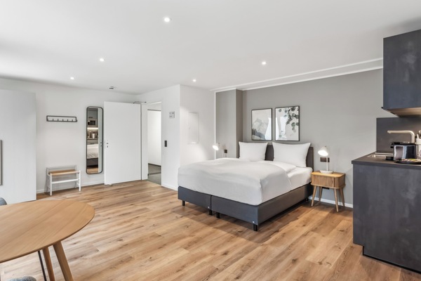 Suite Wheelchair Accessible | Premium bedding, individually decorated, individually furnished, desk