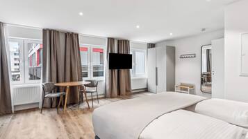 Phòng Suite, buồng tắm phù hợp cho xe lăn | 1 phòng ngủ, bộ đồ giường cao cấp, trang trí khác biệt