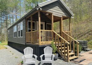 Exterior - Tiny House Getaway (Robbinsville)
