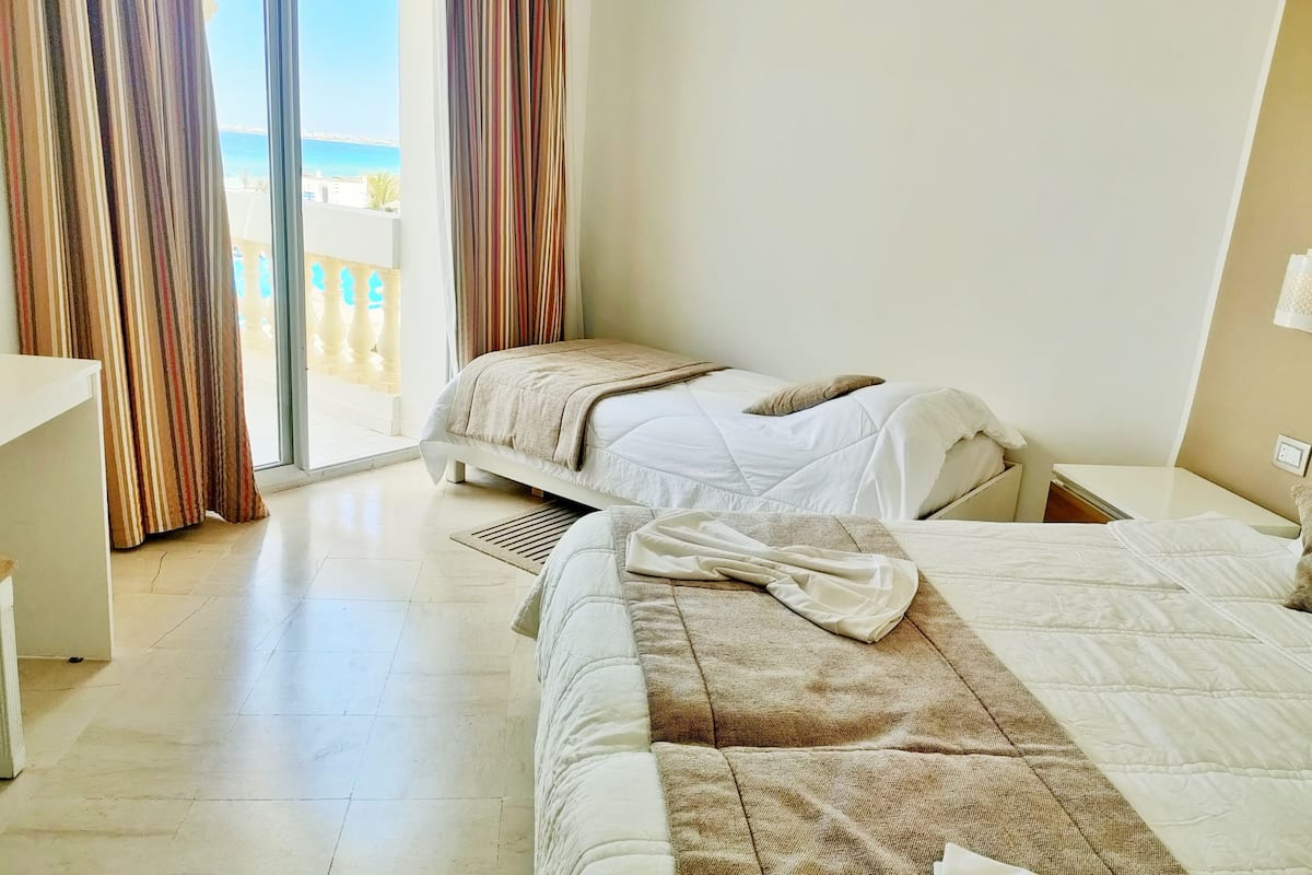 quadruple room | minibar, cots/infant beds, free wifi, bed sheets