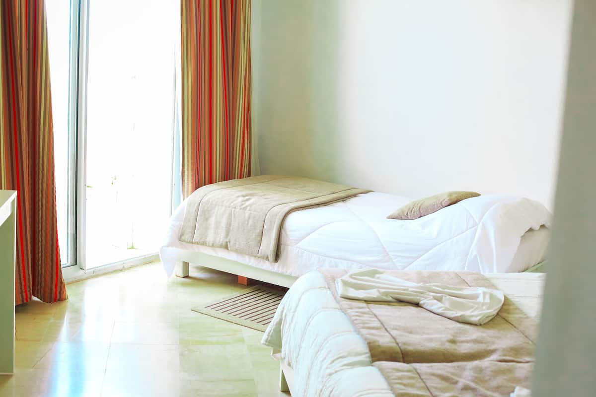 minibar, cots/infant beds, free wifi, bed sheets