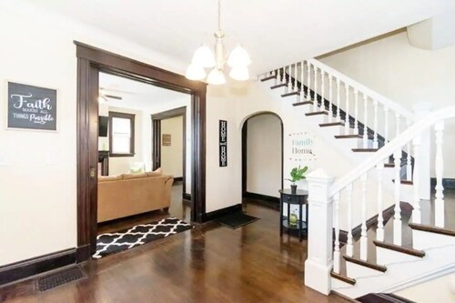Perfect Historic Cincinnati Getaway Near Downtown!