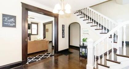 Perfect Historic Cincinnati Getaway Near Downtown!
