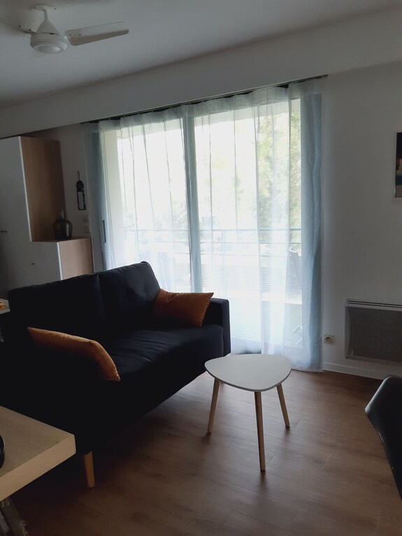 Joli Studio Avec Grand Balcon Et Parking Prive Proche Plage - La Rochelle