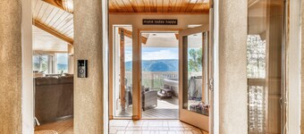 Mesa Verde, Hot Tub, Pedestal Octagon Home / Mountain Views