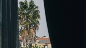 Exclusive Room | Premium bedding, pillowtop beds, free minibar items, in-room safe